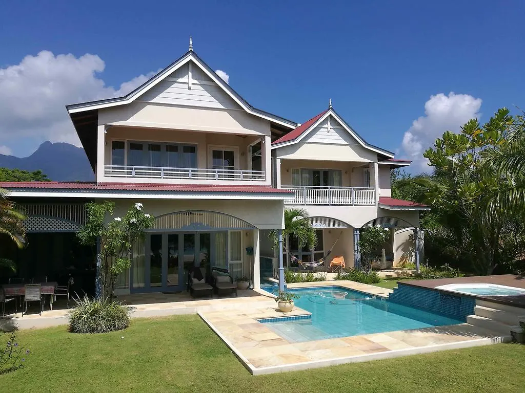 Villa Constantine, Self-Catering Luxury Beach House Eden Island