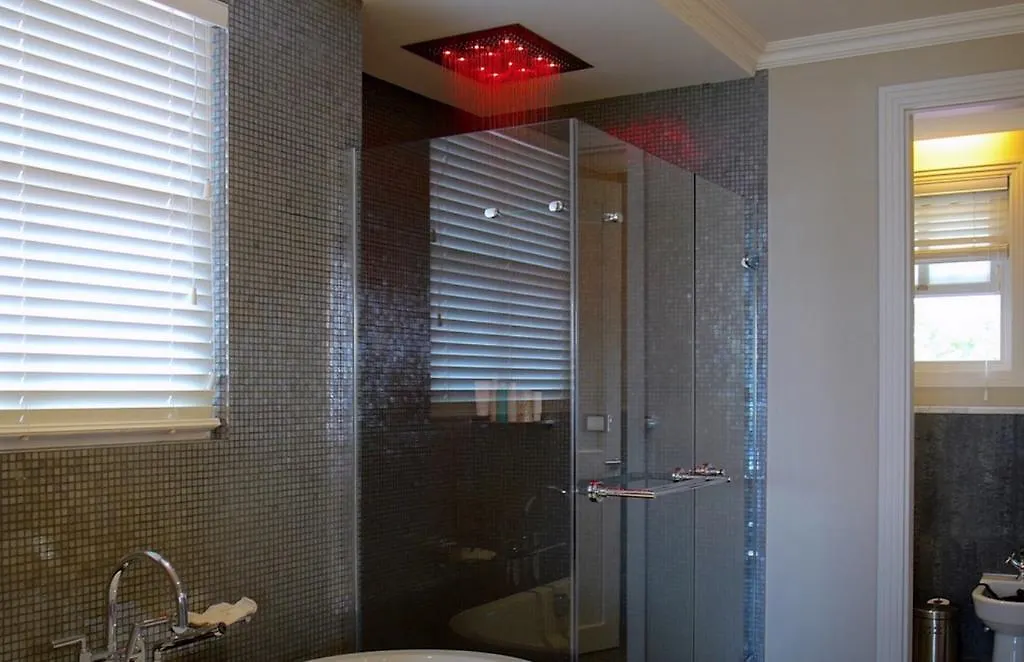 Villa Constantine, Self-Catering Luxury Beach House Eden Island