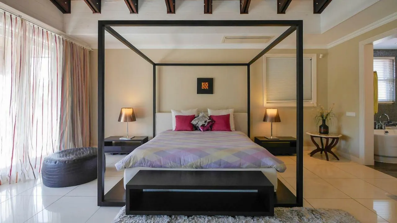 Villa Constantine, Self-Catering Luxury Beach House Eden Island